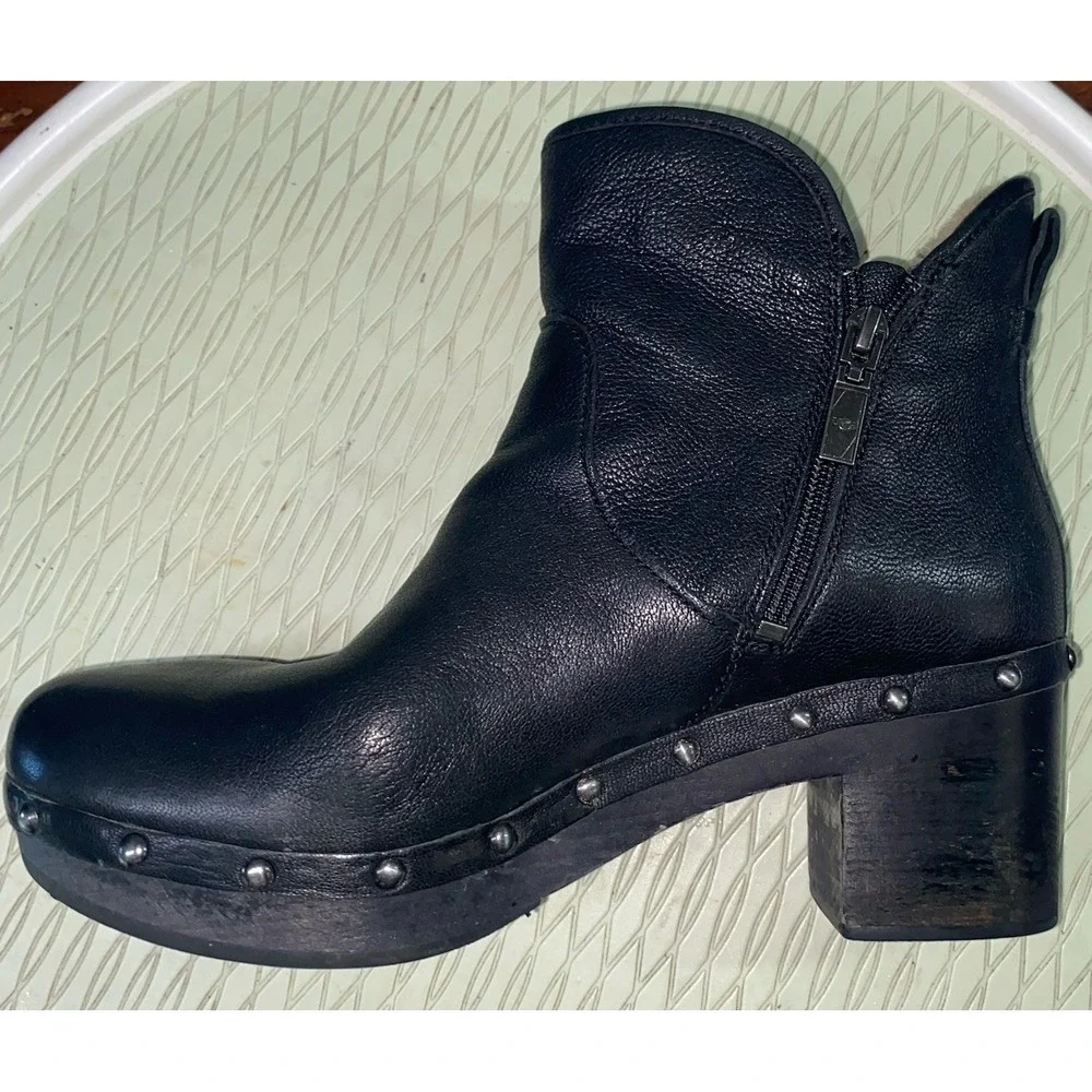 UGG Cam II Womens Black Leather Studded Ankle Riding Boots W/shearling Insoles 9